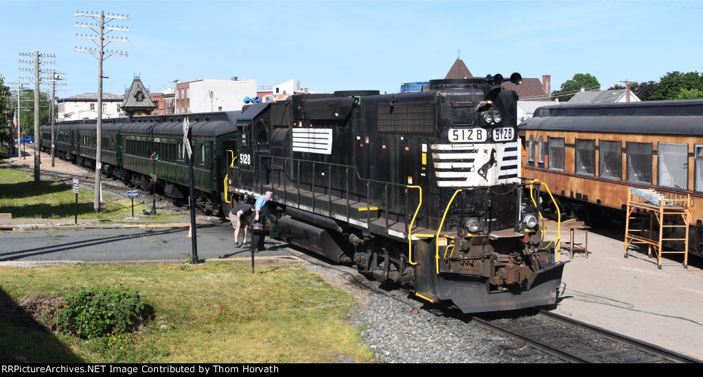 CRR 5128 was built by EMD in '74 and saw service on Southern Rwy